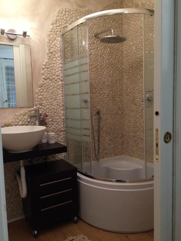 Casina Rosa Apartment Черталдо Стая снимка
